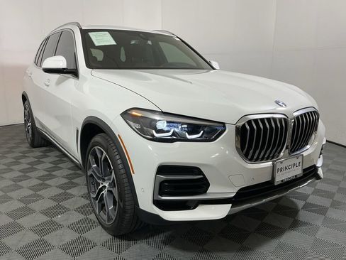 Certified 2023 BMW X5 sDrive40i w/ Premium Package RWD image 4