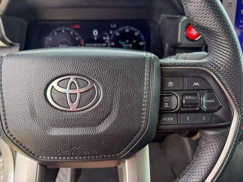 Used 2024 Toyota Tacoma TRD Off-Road AWD/4WD image 32