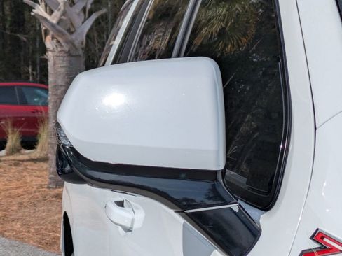 Used 2022 Chevrolet Tahoe Z71 w/ Luxury Package image 11