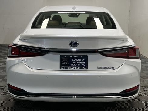 Used 2019 Lexus ES 300h w/ Luxury Package image 21
