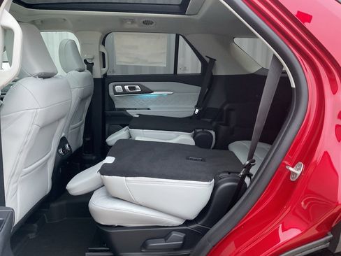 New 2026 Ford Explorer Platinum w/ LUX Leather Package image 21
