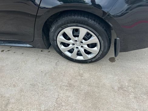 Used 2025 Toyota Corolla LE FWD image 15