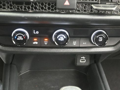 Used 2023 Honda HR-V LX image 16