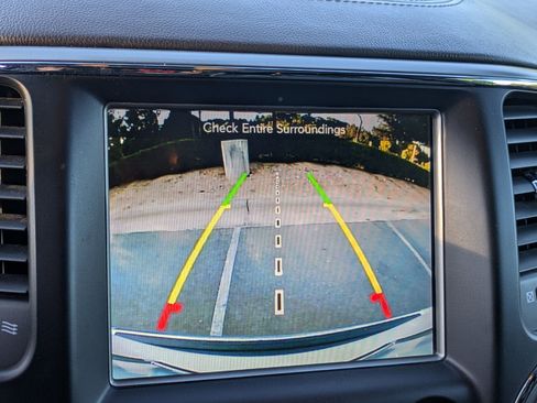 Used 2017 Jeep Grand Cherokee Overland AWD/4WD image 23