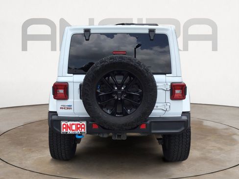 Used 2022 Jeep Wrangler Unlimited Sahara w/ Cold Weather Group AWD/4WD image 9