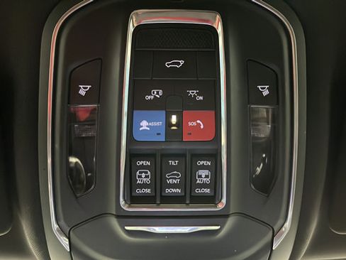 Used 2024 Jeep Grand Cherokee L Limited w/ Luxury Tech Group II AWD/4WD image 34