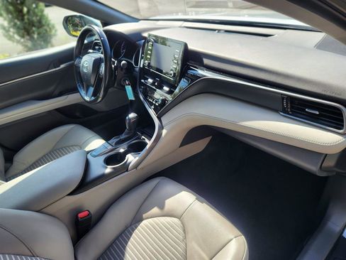 Used 2024 Toyota Camry SE image 13