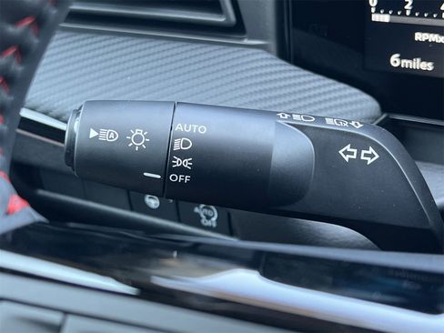 New 2025 Nissan Kicks SR image 12