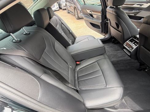 Used 2017 BMW 740i RWD image 12