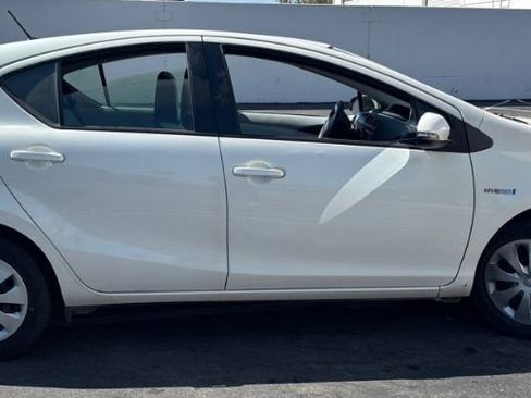 Used 2014 Toyota Prius C One FWD image 3