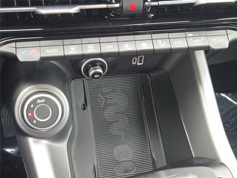 Used 2024 Alfa Romeo Tonale Ti w/ Premium Interior Package image 31