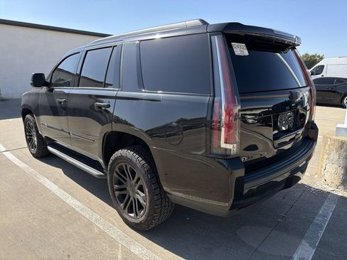 Used 2020 Cadillac Escalade 2WD image 4