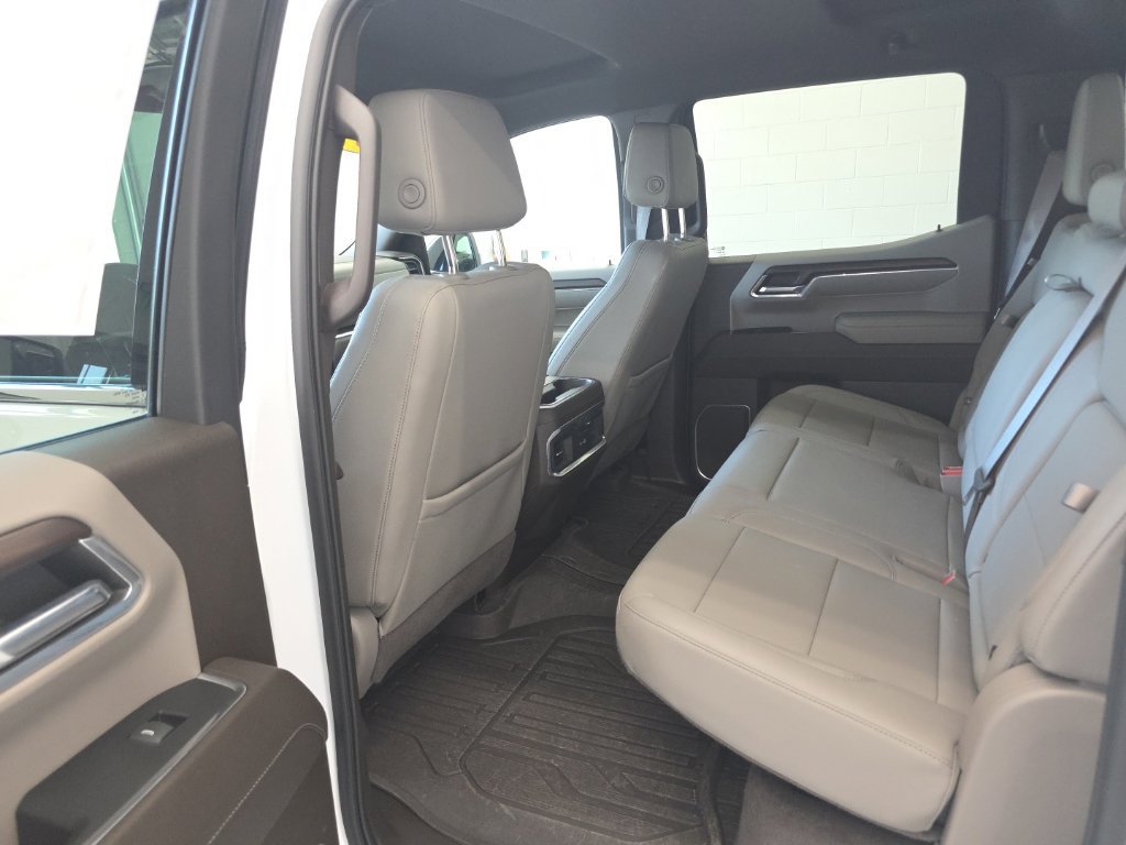 Used 2023 GMC Sierra 1500 SLT w/ SLT Premium Package AWD/4WD image 27