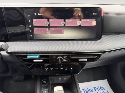 Used 2025 Nissan Kicks SR FWD image 23