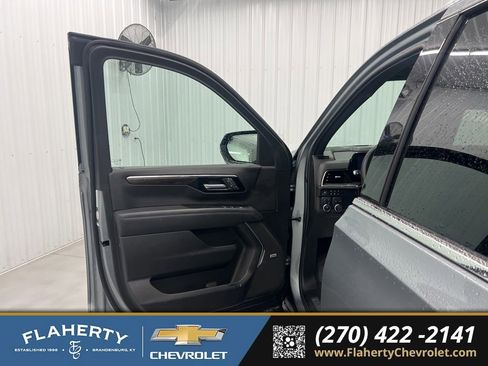 Used 2025 Chevrolet Tahoe Premier image 8