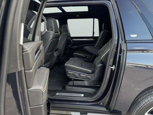 Used 2025 Cadillac Escalade ESV Sport w/ Touring Package AWD/4WD image 34