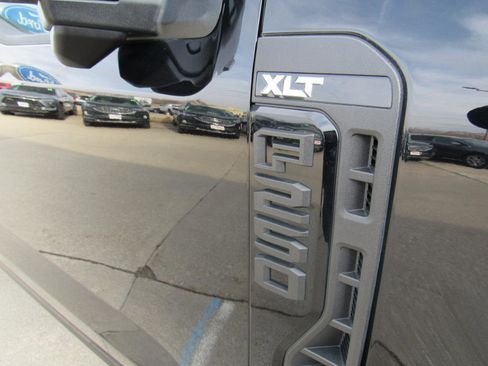 Used 2024 Ford F250 XLT w/ XLT Premium Package image 36