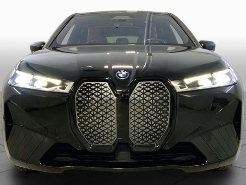 Used 2024 BMW iX xDrive50 w/ Premium Package AWD/4WD image 3