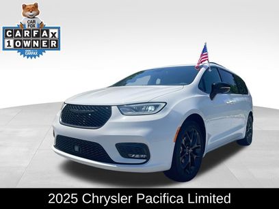 Used 2025 Chrysler Pacifica Limited