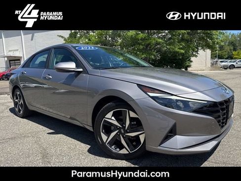 Used 2023 Hyundai Elantra SEL w/ Convenience Package FWD image 1