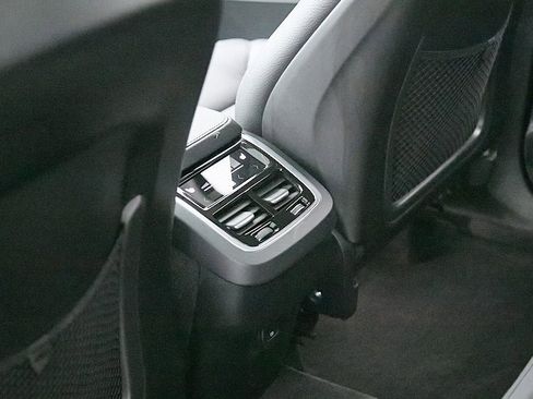 Certified 2023 Volvo XC90 B6 Plus AWD/4WD image 22