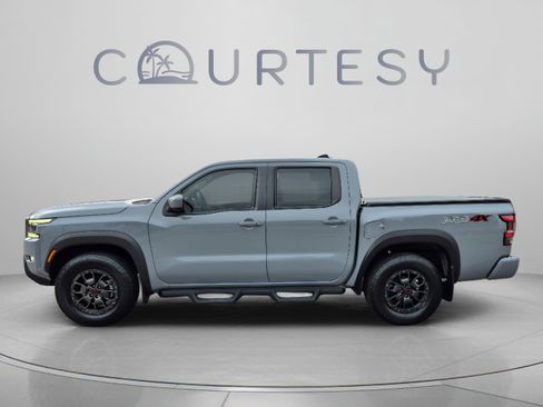 Certified 2022 Nissan Frontier PRO-4X w/ Pro-4X Premium Package AWD/4WD image 2