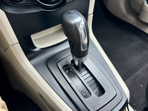 Used 2013 Ford Fiesta S image 10