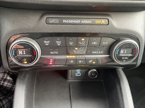 Used 2021 Ford Escape SE w/ Cold Weather Package image 28