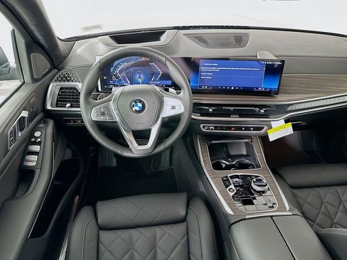 New 2026 BMW X7 xDrive40i w/ Premium Package image 19