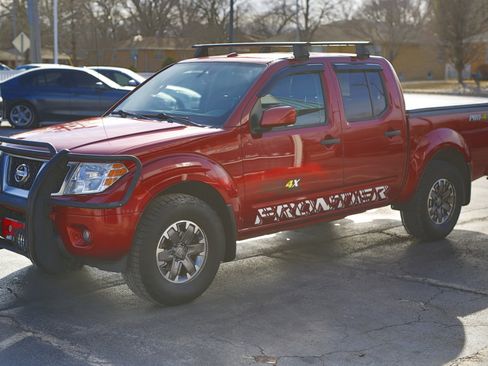 Used 2018 Nissan Frontier PRO-4X image 3