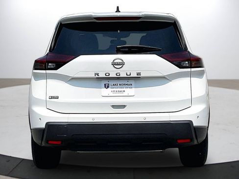 Used 2024 Nissan Rogue S FWD image 8