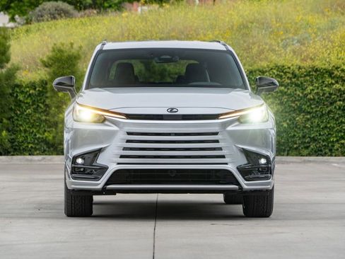 New 2026 Lexus TX 500h AWD image 3