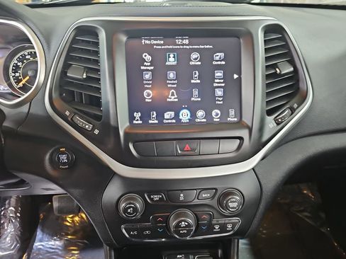 Used 2014 Jeep Cherokee Limited image 23