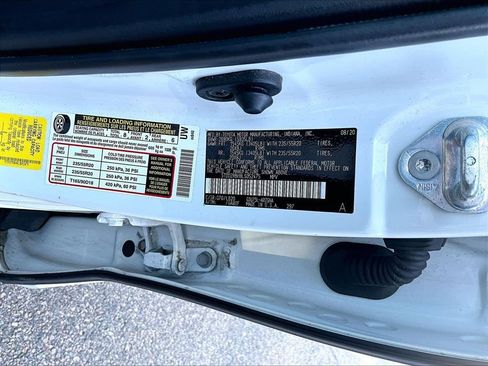 Used 2020 Toyota Highlander Limited AWD/4WD image 9