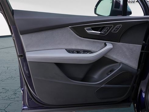 Used 2024 Audi SQ7 Prestige w/ Prestige Package image 27