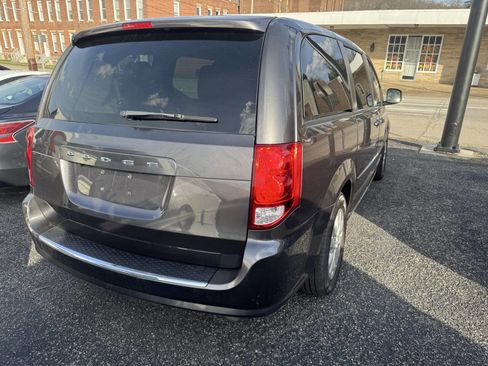 Used 2017 Dodge Grand Caravan SE w/ Power Window Group image 6