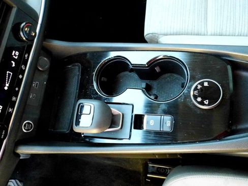 Used 2023 Nissan Rogue SV image 22