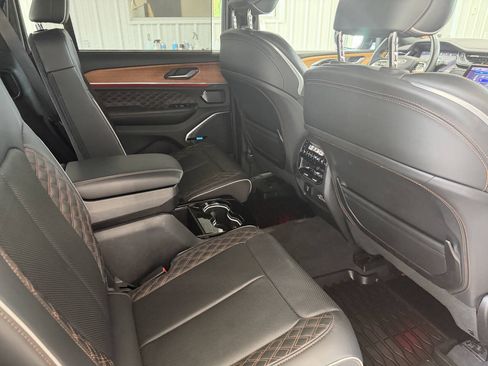 Used 2023 Jeep Grand Cherokee L Summit AWD/4WD image 35