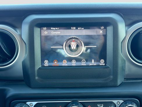 Used 2018 Jeep Wrangler Unlimited Sport S AWD/4WD image 31