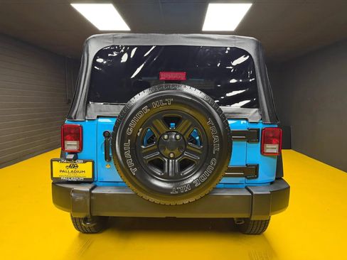 Used 2018 Jeep Wrangler Sport AWD/4WD image 5