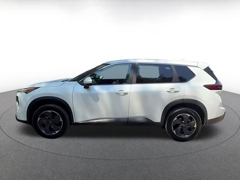 Used 2025 Nissan Rogue SV FWD image 9