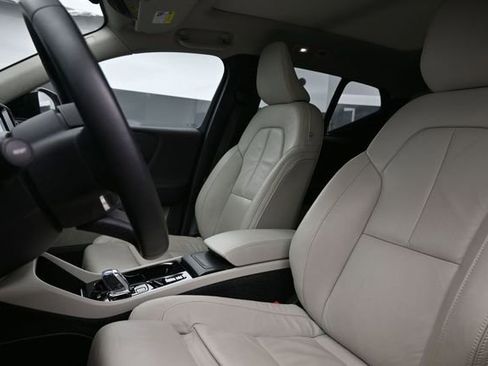 Used 2023 Volvo XC40 B5 Plus w/ Driver Assist Package AWD/4WD image 10