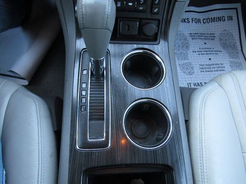 Used 2016 Chevrolet Traverse LT image 17