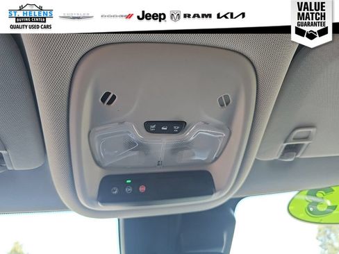 Used 2023 Chevrolet TrailBlazer LT FWD image 36
