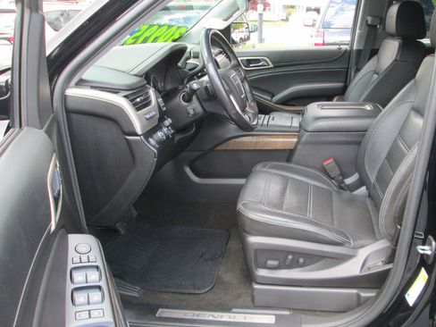 Used 2018 GMC Yukon Denali w/ Denali Ultimate Package AWD/4WD image 12