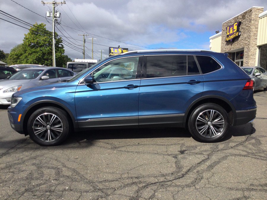 Used 2018 Volkswagen Tiguan SEL AWD/4WD image 11