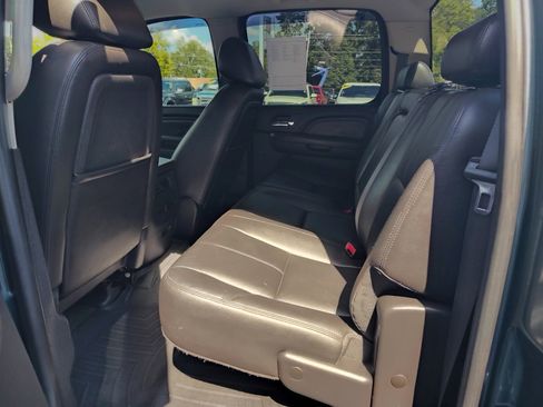 Used 2011 GMC Sierra 3500 Denali image 8