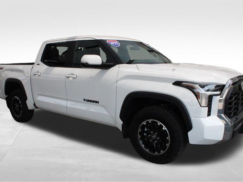 Certified 2025 Toyota Tundra SR5 w/ TRD Off-Road Package AWD/4WD image 19