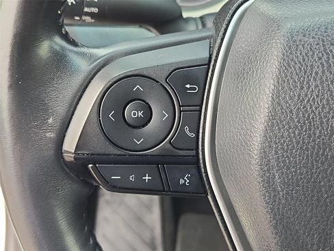 Used 2022 Toyota Venza LE AWD/4WD image 36
