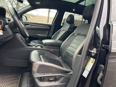 Used 2021 Volkswagen Atlas Cross Sport SEL Premium image 16